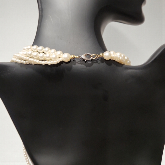 Elegant Faux Pearl Necklace - Picture 4 of 5
